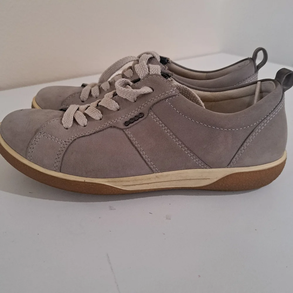 Womens ECCO Gray Casual Shoes Size‎ 36 Or 5.5